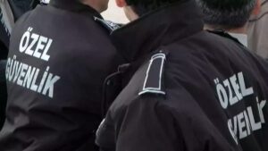 Bu görselin kullanılma amacı özel güvenlik nereye bağlıdır? özel güvenlik görevlisi önleyici kolluk hizmetleri bakımından kime bağlıdır? özel güvenlik görevlisi adli kolluk hizmetleri bakımından kime bağlıdır? özel güvenlik hangi kuruma bağlıdır? özel güvenlik emniyete mi bağlı? konularını daha iyi açıklamak içindir.